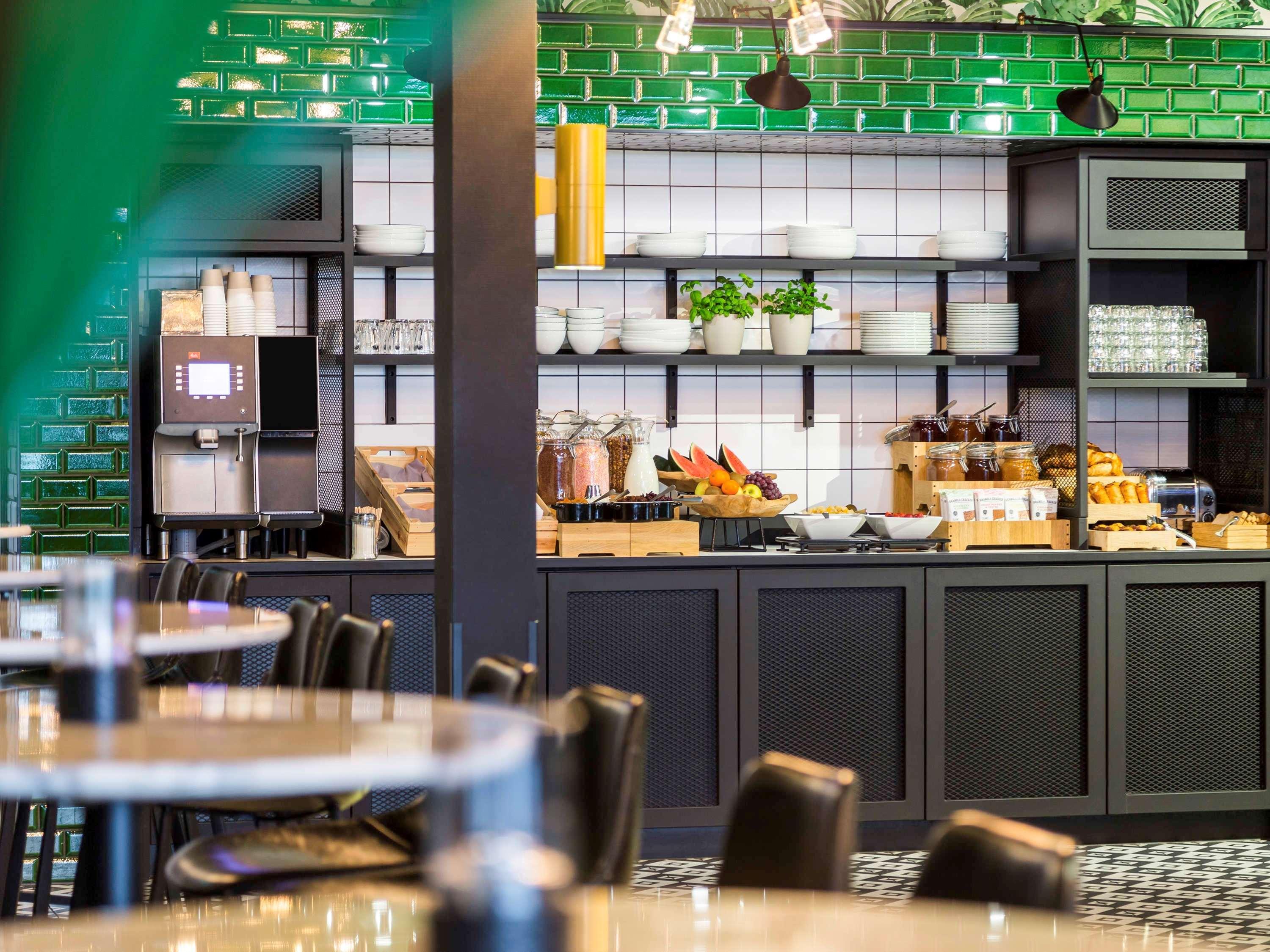 Hotel Ibis Styles Amsterdam Airport 3*
